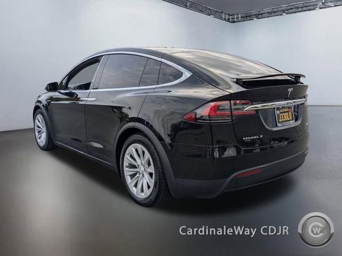 Used 2017 Tesla Model X 75D AWD/4WD image 5