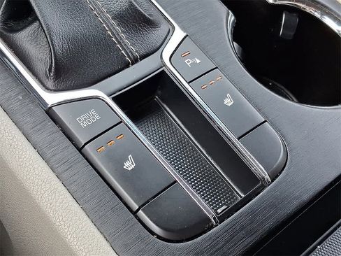 Used 2019 Kia Sedona EX image 25