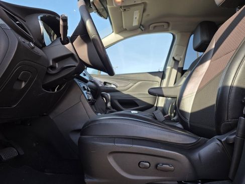 Used 2020 Buick Encore Preferred image 11