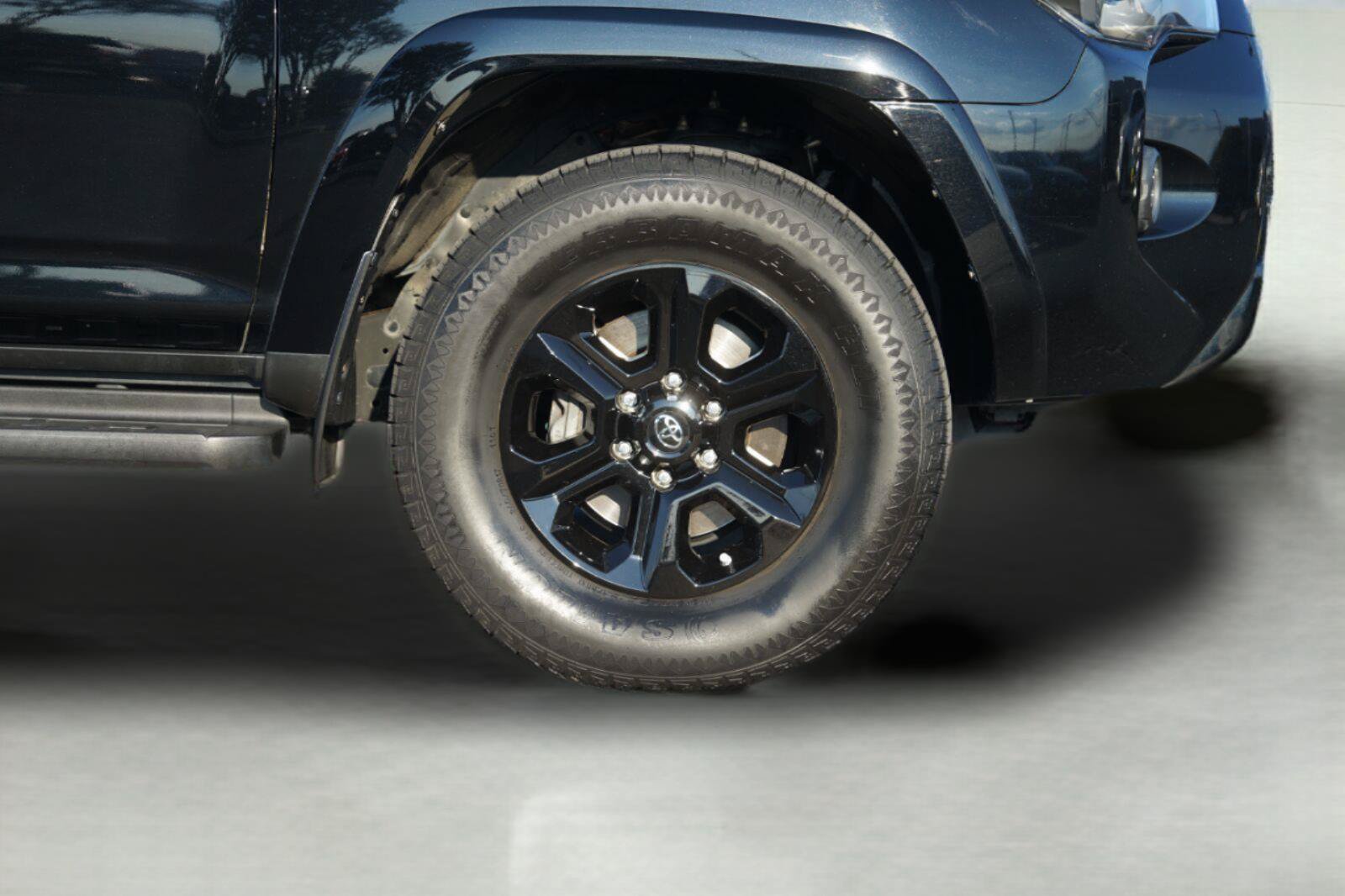 Used 2021 Toyota 4Runner SR5 Premium AWD/4WD image 4