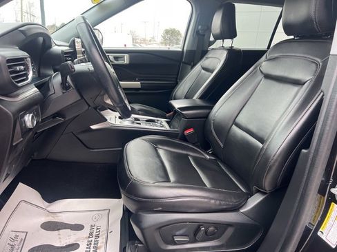 Used 2022 Ford Explorer XLT w/ Equipment Group 202A image 23