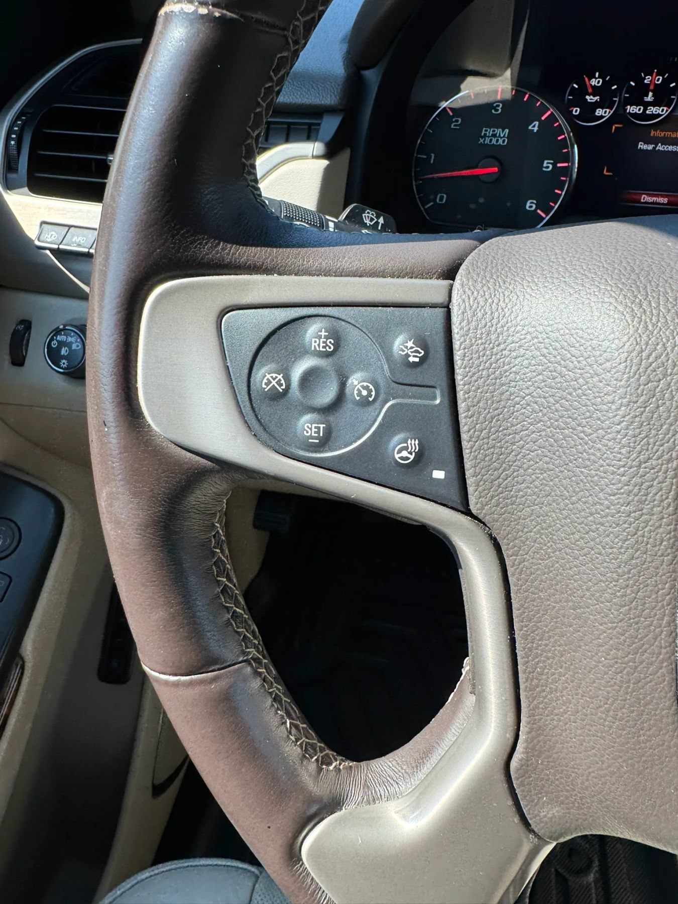 Used 2015 GMC Yukon Denali w/ Touring Package AWD/4WD image 54