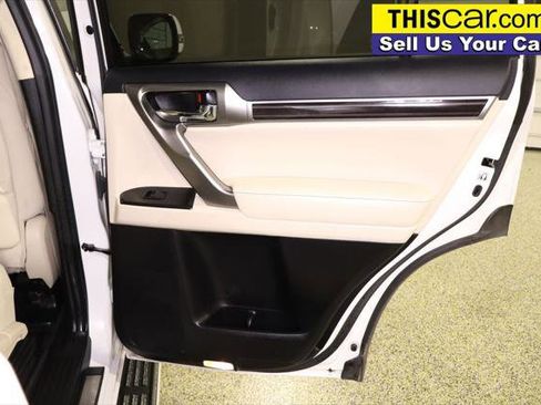 Used 2022 Lexus GX 460 Premium w/ Premium Package AWD/4WD image 35