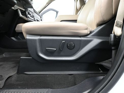 Used 2024 Ford Expedition Max XLT image 22