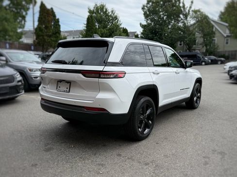 Used 2026 Jeep Grand Cherokee Limited w/ Limited Altitude Package AWD/4WD image 8