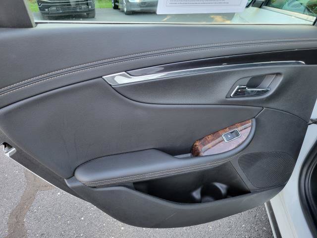 Used 2015 Chevrolet Impala LT w/ Convenience Package FWD image 27