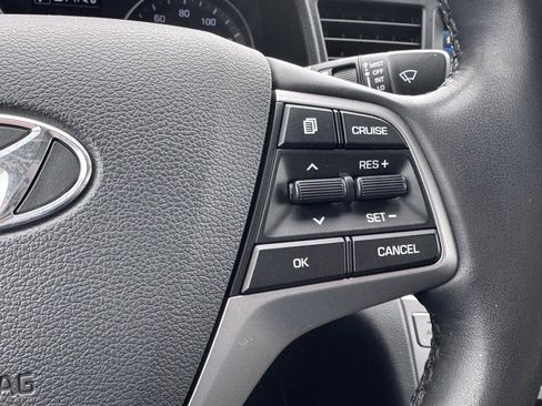 Used 2017 Hyundai Elantra Limited w/ Limited Tech Package 04 image 9