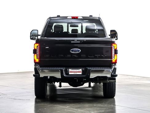 Used 2024 Ford F250 Lariat w/ Chrome Package image 5