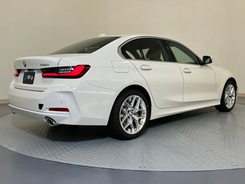 Used 2025 BMW 330i xDrive Sedan w/ Premium Package AWD/4WD image 8