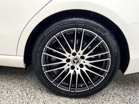 Used 2025 Mercedes-Benz C 300 4MATIC Sedan image 9