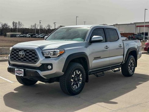 Used 2023 Toyota Tacoma TRD Off-Road image 7