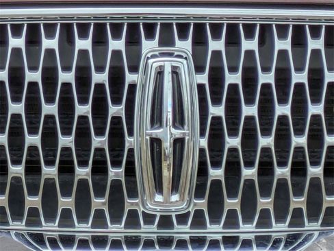 Used 2019 Lincoln MKC Reserve w/ MKC Climate Package image 9