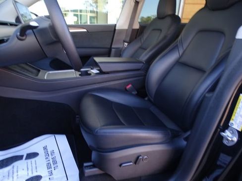 Used 2023 Tesla Model Y Long Range image 26