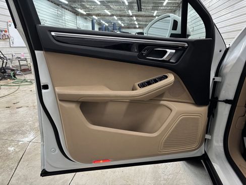 Used 2019 Porsche Macan image 9