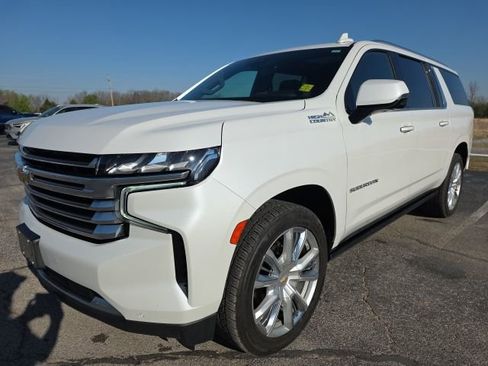 Used 2023 Chevrolet Suburban High Country w/ Premium Package 2 image 5