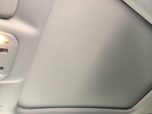 Used 2024 Toyota Highlander Platinum FWD image 29