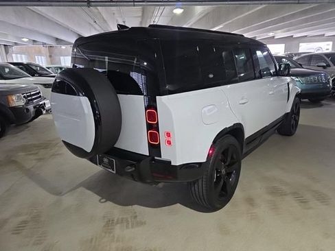 Used 2024 Land Rover Defender 110 X-Dynamic SE AWD/4WD image 5