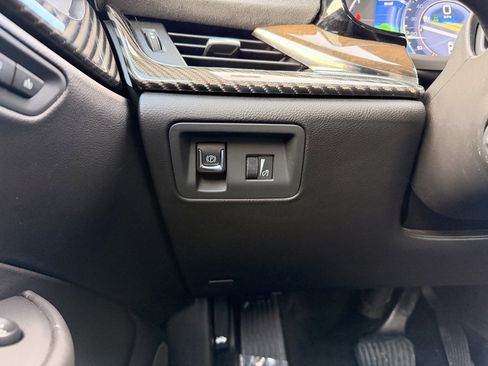 Used 2014 Cadillac ELR w/ Luxury Package image 25