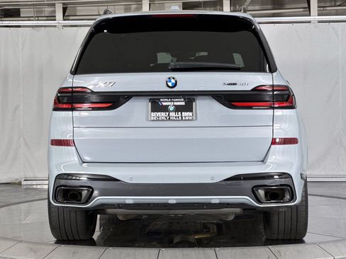 Used 2024 BMW X7 xDrive40i w/ M Sport Package AWD/4WD image 10