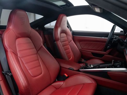 Used 2022 Porsche 911 Turbo S image 27