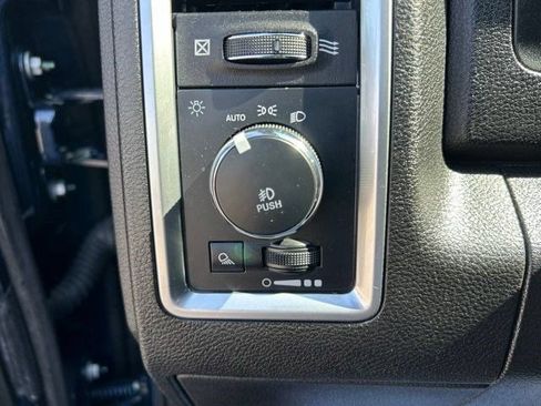 Used 2022 RAM 1500 Warlock AWD/4WD image 18