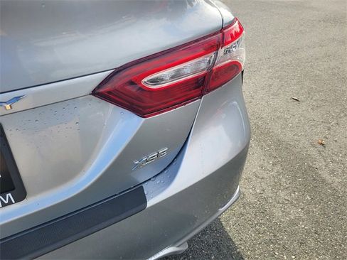 Used 2020 Toyota Camry XSE image 6