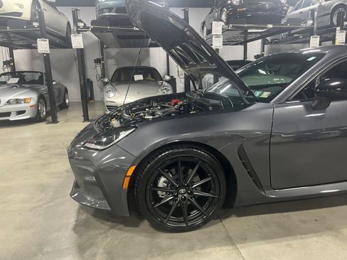 Used 2023 Toyota GR86 Premium image 40