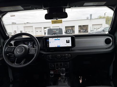 Used 2024 Jeep Wrangler Unlimited AWD/4WD image 20