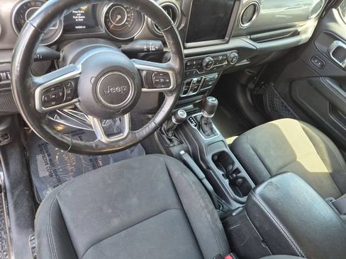 Used 2019 Jeep Wrangler Unlimited Sahara AWD/4WD image 11