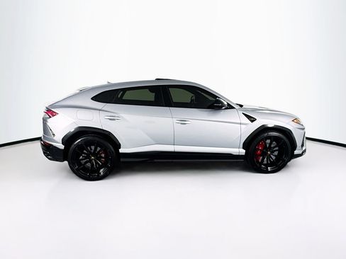 Used 2022 Lamborghini Urus AWD/4WD image 4