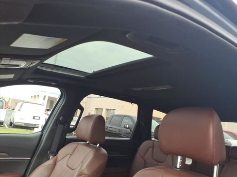 Used 2023 Kia Telluride EX w/ EX Captain's Chair Package image 26