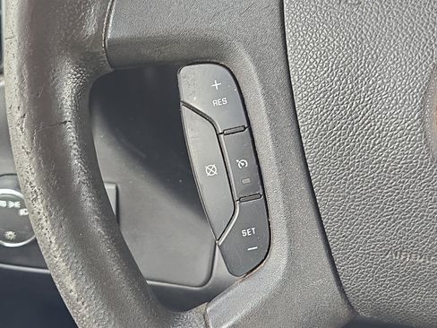 Used 2017 Chevrolet Express 2500 Extended image 12