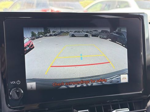 Used 2024 Toyota Corolla Cross XLE w/ Convenience Package FWD image 12