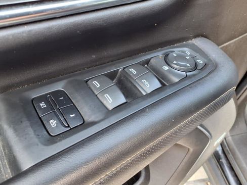 Used 2021 GMC Yukon XL SLT image 12