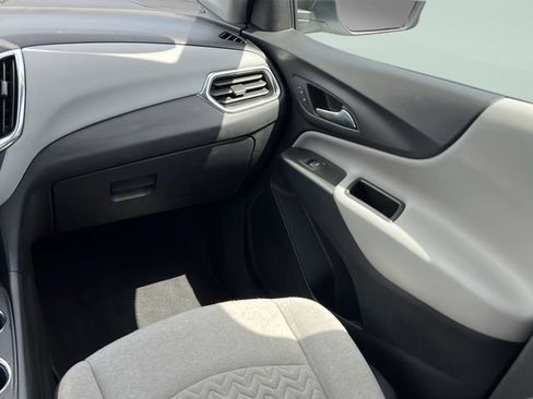 Used 2022 Chevrolet Equinox LS w/ LS Convenience Package AWD/4WD image 14