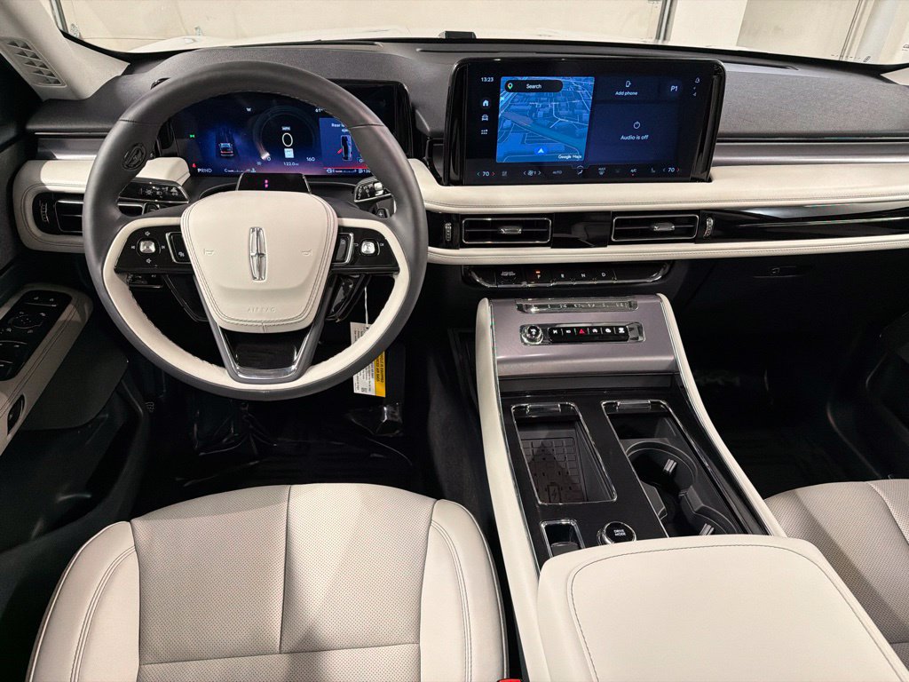 New 2027 Lincoln Aviator AWD image 8
