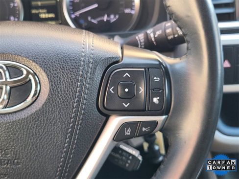 Used 2019 Toyota Highlander LE image 30