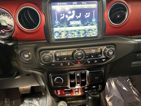 Used 2021 Jeep Wrangler Unlimited Rubicon AWD/4WD image 17