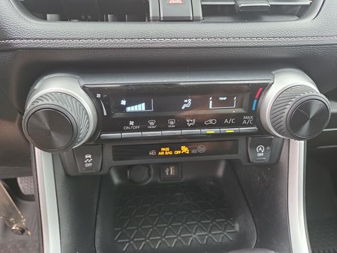 Certified 2023 Toyota RAV4 LE AWD/4WD image 23
