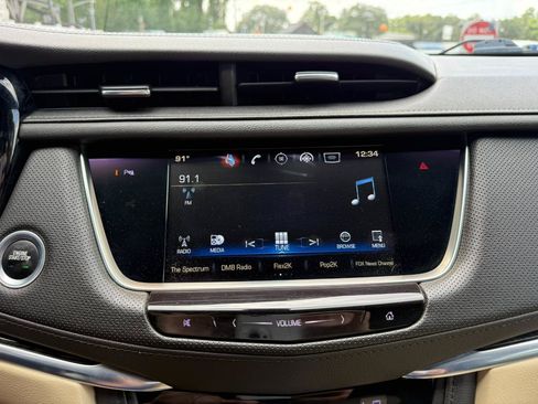 Used 2018 Cadillac XT5 FWD image 37