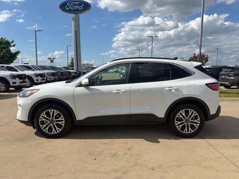 Used 2021 Ford Escape SEL w/ Technology Package image 2