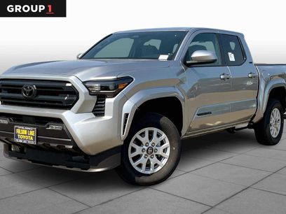 New 2025 Toyota Tacoma SR5