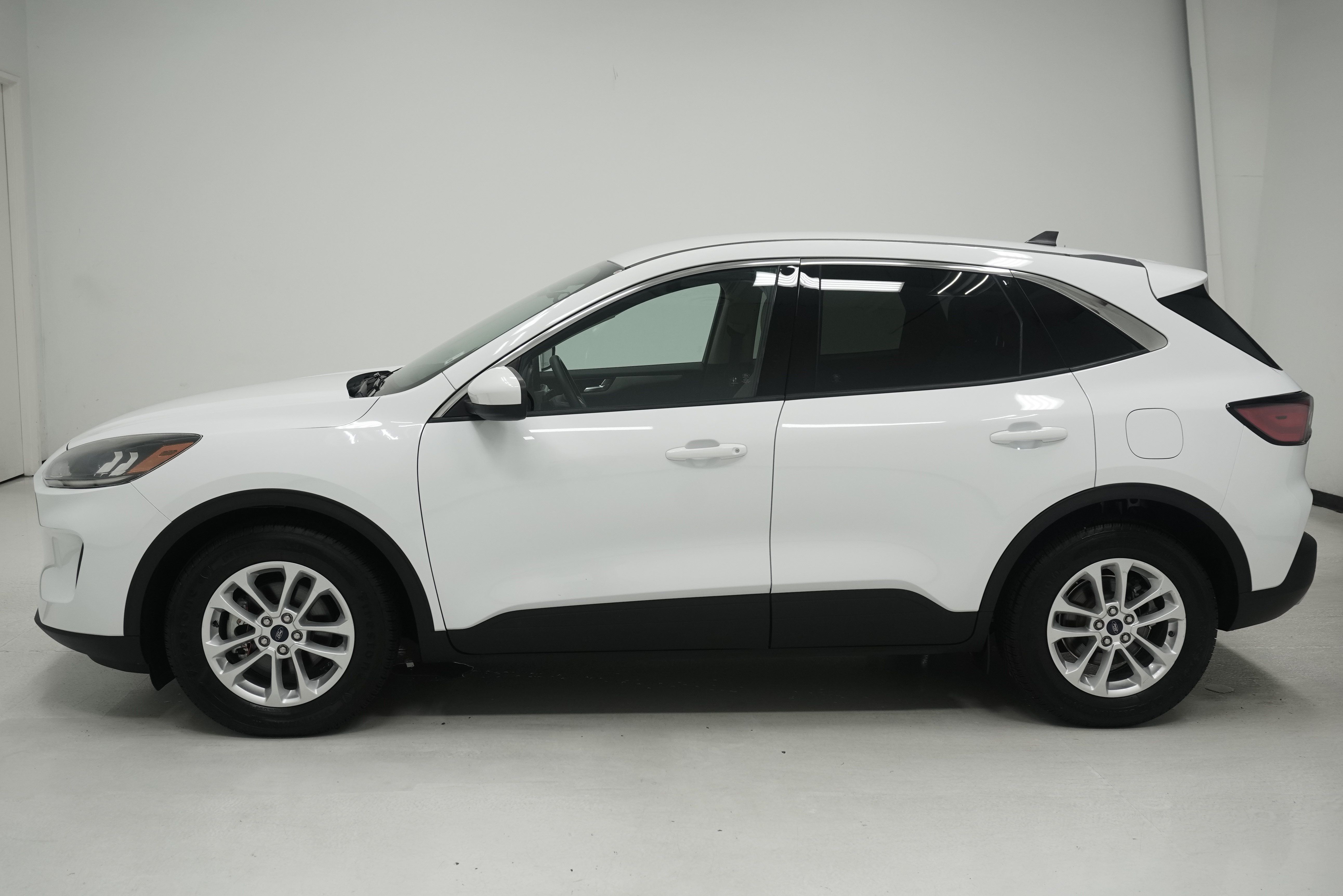 Used 2020 Ford Escape SE FWD image 7