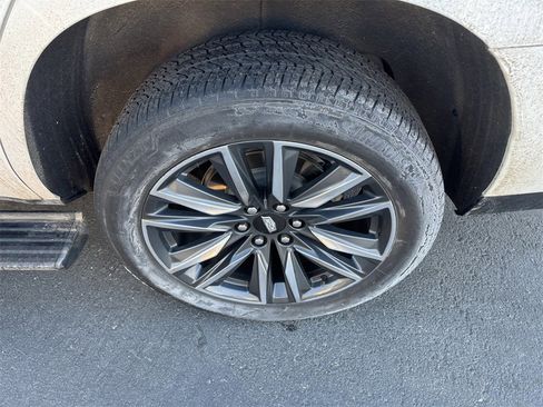 Used 2024 Cadillac Escalade Sport w/ Touring Package image 12