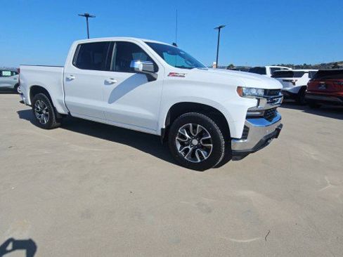 Used 2021 Chevrolet Silverado 1500 LT AWD/4WD image 2