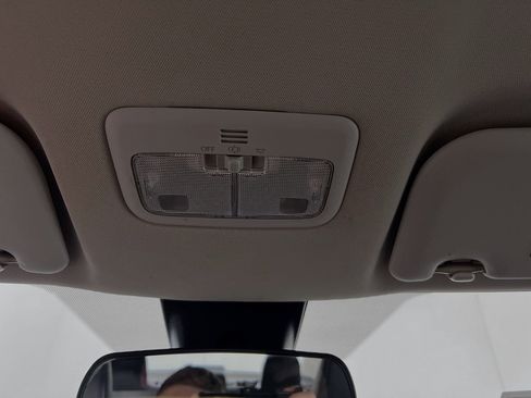 Used 2019 Toyota Corolla SE image 21