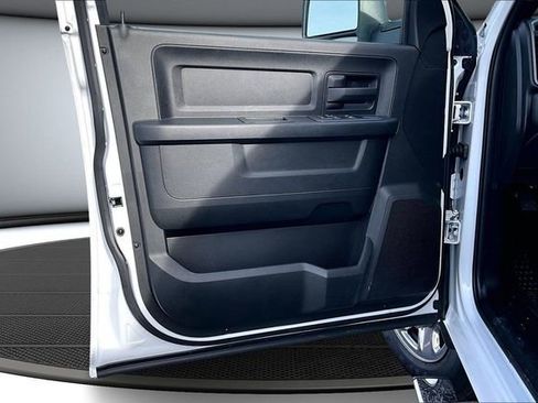 Used 2025 RAM 2500 Tradesman w/ Chrome Appearance Group image 21