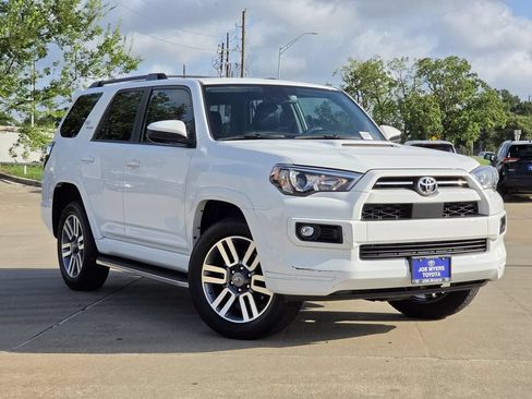 Used 2023 Toyota 4Runner TRD Sport AWD/4WD image 2