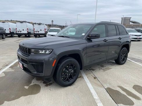 New 2026 Jeep Grand Cherokee Altitude AWD/4WD image 1
