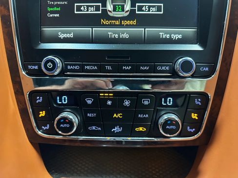 Used 2014 Bentley Continental GT image 29